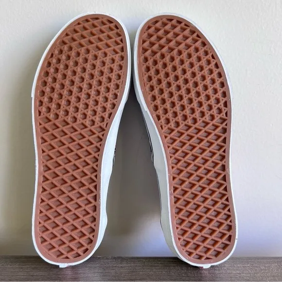 Vans Market Classic Slip On Unisex Skate Shoe Size 9.5 or 8 SKU#2549