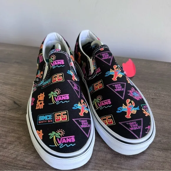 Vans Market Classic Slip On Unisex Skate Shoe Size 9.5 or 8 SKU#2549