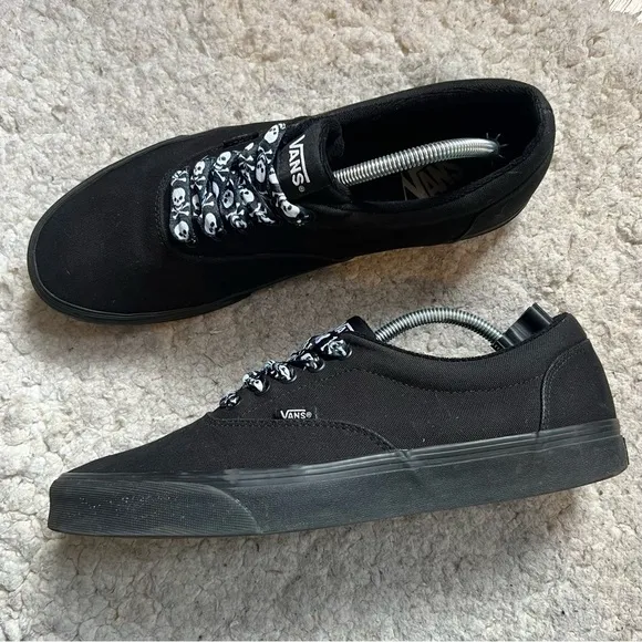 Vans: Men's Off the Wall All Over Black Canvas Lace Up Sneakers Size 12