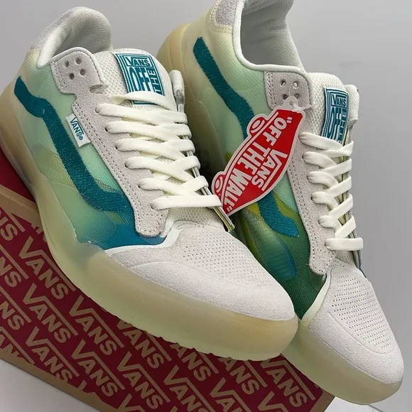 Vans Men's White and Green Sneakers Evdnt UltimateGradient White MlVN0A5DY7J5K