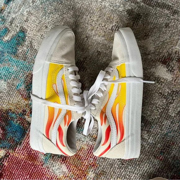 Vans Old Skool classic white skate shoes flame detail mens womens unisex sizes