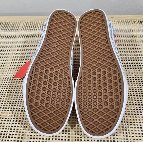 Vans Old Skool, (Where's Waldo?) International Stripes, Unisex M5.5, W7, NWT