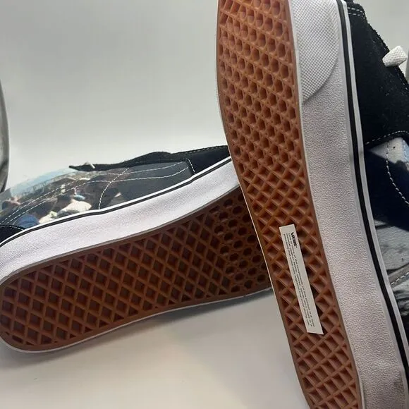 Vans SK8-Hi “the museum or art” NWT- men 11.5
