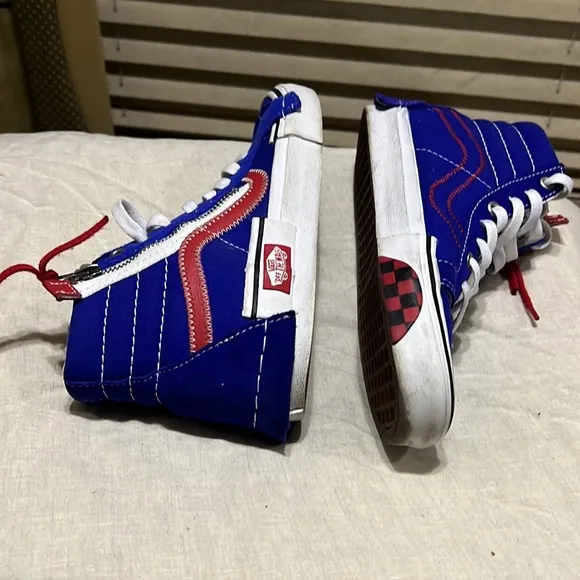 Vans sk8 hi- tops leather, with side zippers men size 5 woman’s size 6.5