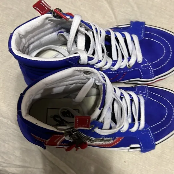 Vans sk8 hi- tops leather, with side zippers men size 5 woman’s size 6.5