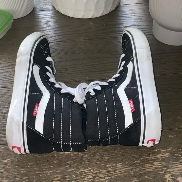 VANS SKATE SK8-HI SHOES ~ Men’s 6.5 ~ Black &amp; White