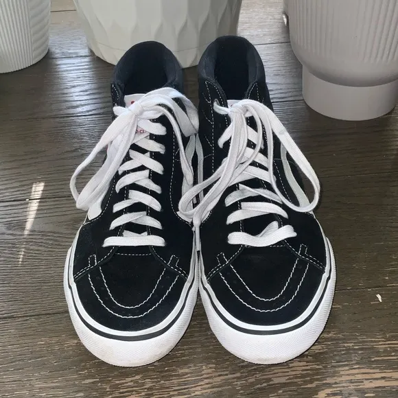 VANS SKATE SK8-HI SHOES ~ Men’s 6.5 ~ Black &amp; White