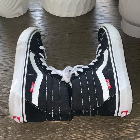 VANS SKATE SK8-HI SHOES ~ Men’s 6.5 ~ Black &amp; White