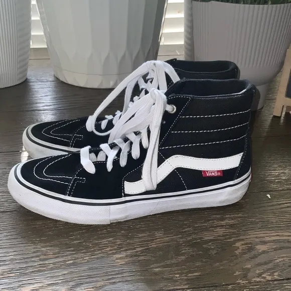 VANS SKATE SK8-HI SHOES ~ Men’s 6.5 ~ Black &amp; White