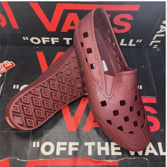 Vans Slip-On Trek Tawny Port Red Water Shoes Men's Size 13 VN0A5HF8TWP