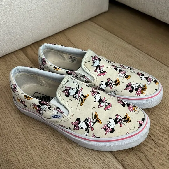 Vans x Disney ♡ Minnie Mouse Classic Slip On Shoes