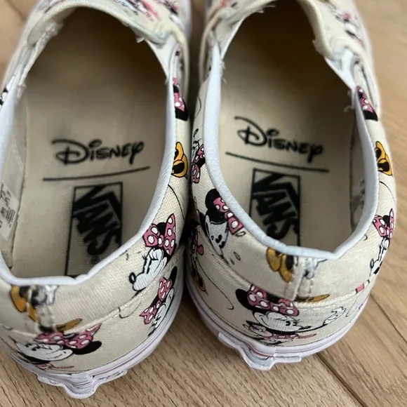 Vans x Disney ♡ Minnie Mouse Classic Slip On Shoes
