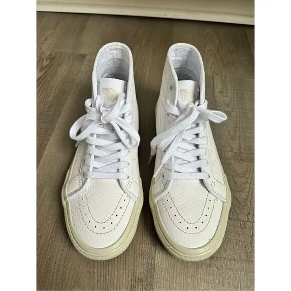 Vans Men’s 5.5 White Leather Hi Top Skate Shoes Sneakers Lace Up NWOT
