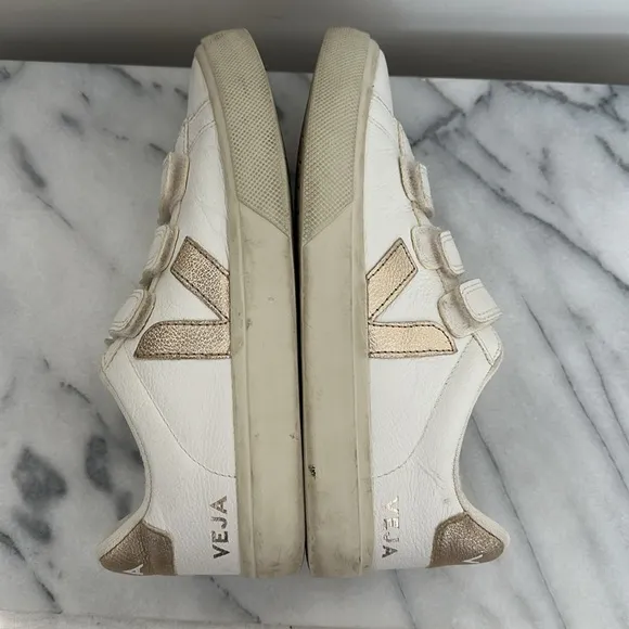 Veja shoes women’s sz 7 euro 38
