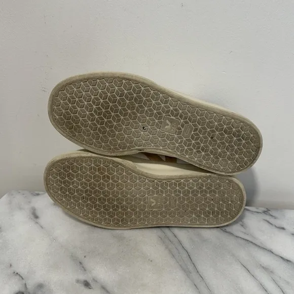 Veja shoes women’s sz 7 euro 38