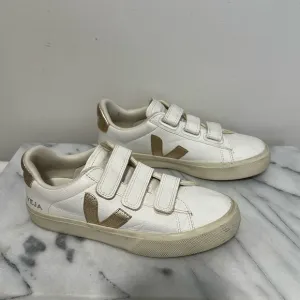 Veja shoes women’s sz 7 euro 38