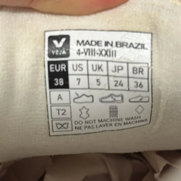Veja shoes women’s sz 7 euro 38