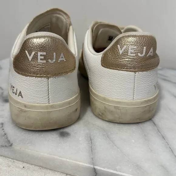 Veja shoes women’s sz 7 euro 38
