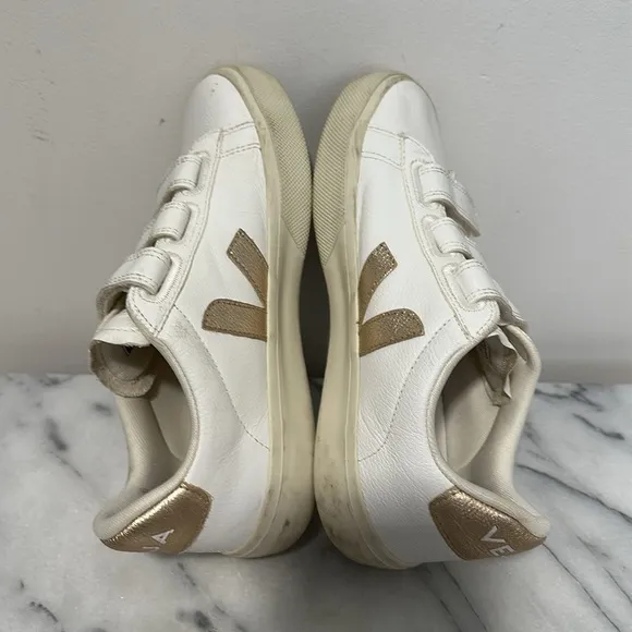 Veja shoes women’s sz 7 euro 38