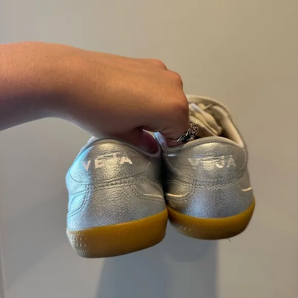 VEJA VOLLEY LEATHER VEJA X NK STORE SILVER WHITE