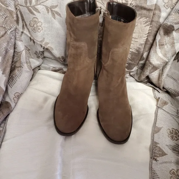 Vero Cuoio suede tan ankle boots 8