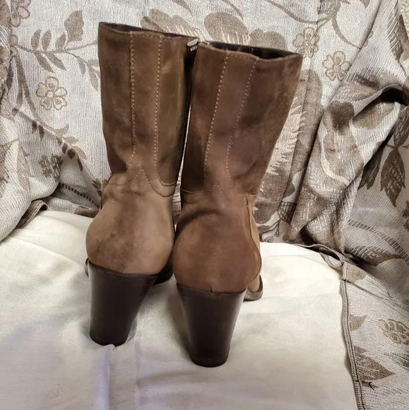 Vero Cuoio suede tan ankle boots 8