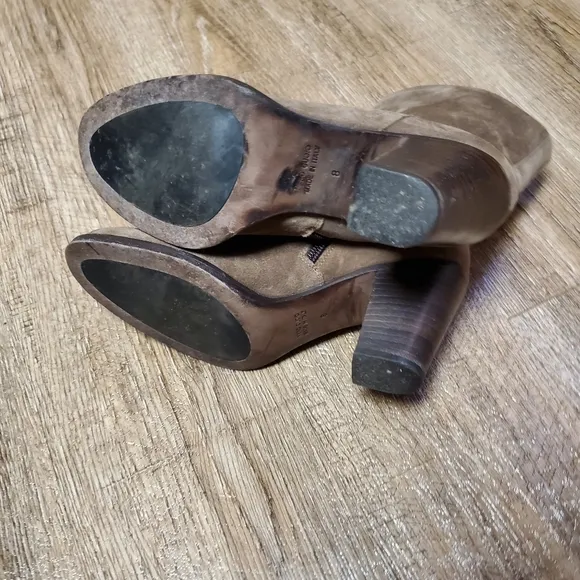 Vero Cuoio suede tan ankle boots 8