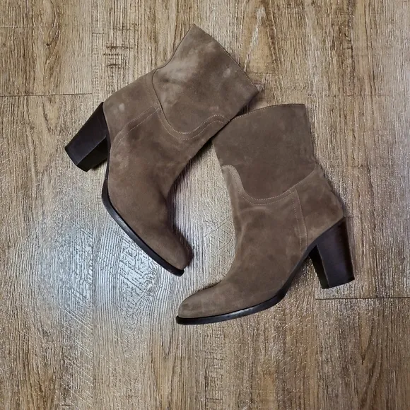 Vero Cuoio suede tan ankle boots 8