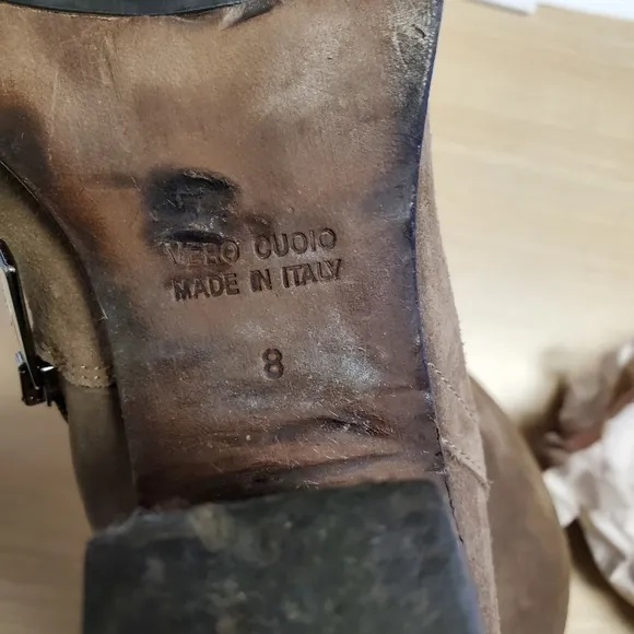Vero Cuoio suede tan ankle boots 8