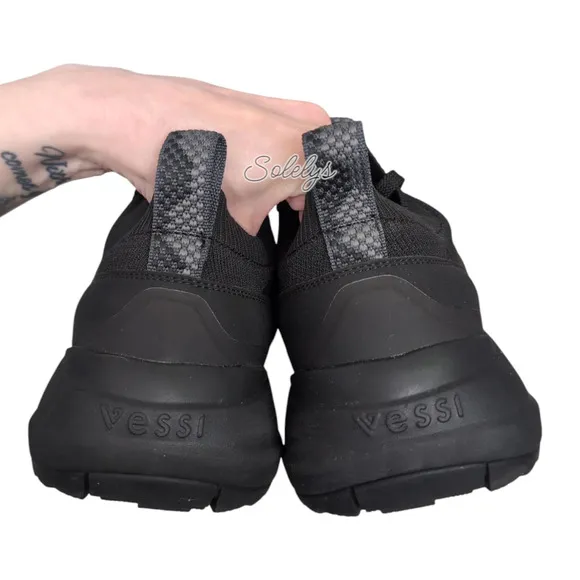 Vessi Stormburst Mens 10 Black Low Top Waterproof Dyma-Tex Knit Sneaker Boot