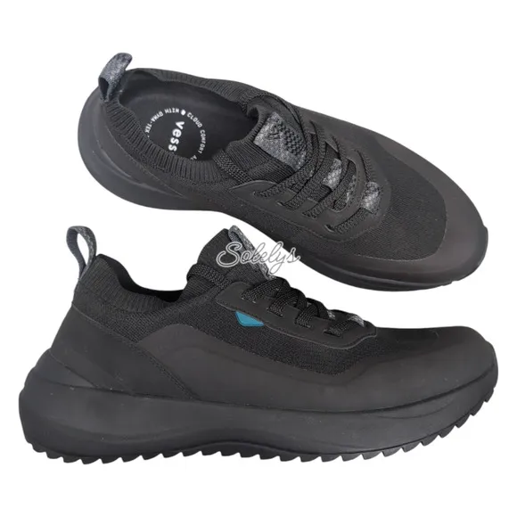 Vessi Stormburst Mens 10 Black Low Top Waterproof Dyma-Tex Knit Sneaker Boot