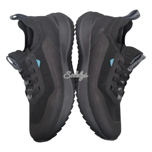Vessi Stormburst Mens 10 Black Low Top Waterproof Dyma-Tex Knit Sneaker Boot