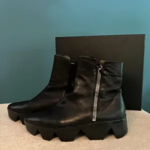 Vic Matie Leather Platform Boots w/Zipper