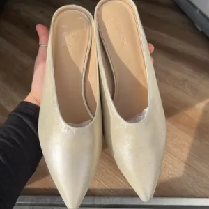 Vince Cream Women's Shoes
