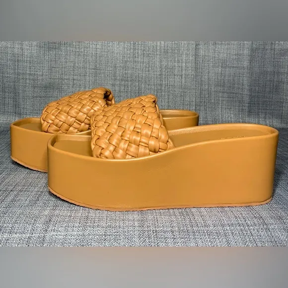 Vince Mari Slip On Platform Wedge Sandals Tan Leather Size 11