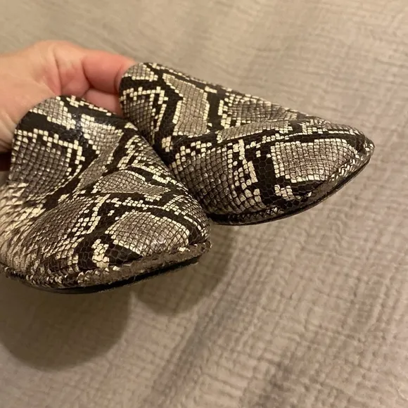 Vince sneake print shoes . Size 7.5