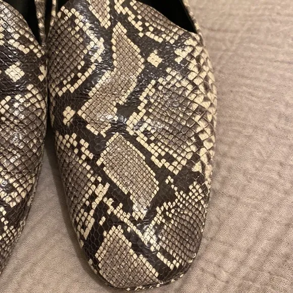 Vince sneake print shoes . Size 7.5