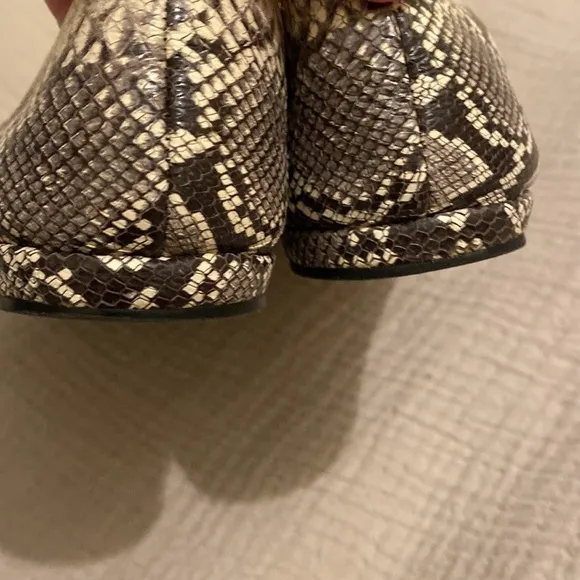 Vince sneake print shoes . Size 7.5