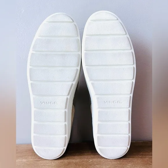 VINCE Warren Lug Water Resistent Sneaker - Doe Suede Sz 8M