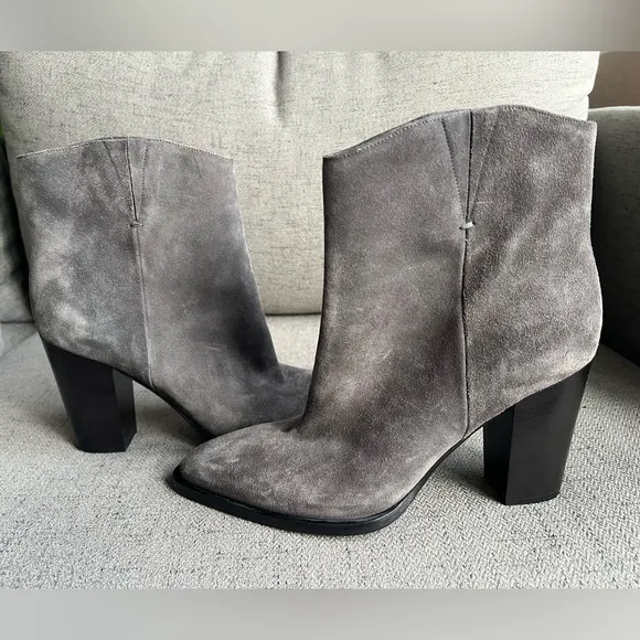 Vince. Women's Gray Erving Suede Ankle Boots