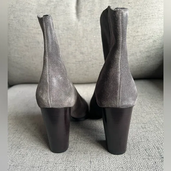 Vince. Women's Gray Erving Suede Ankle Boots
