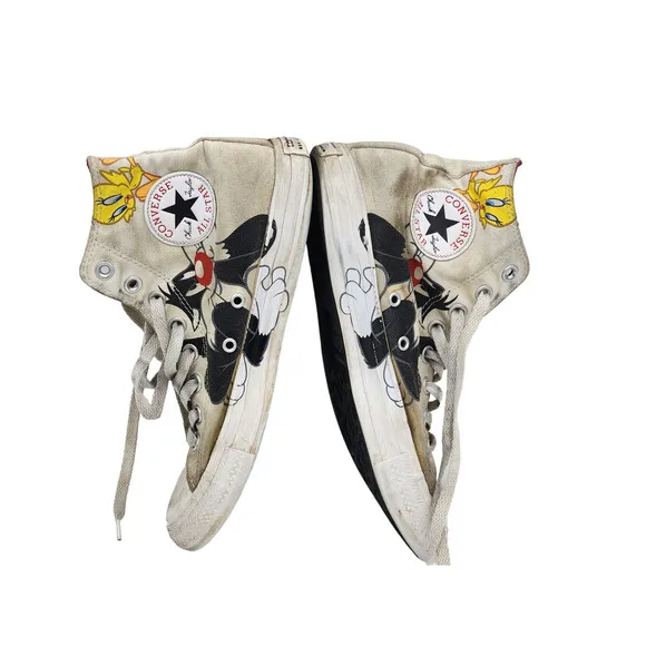 Vintage Converse Chuck Taylor Shoes Looney Tunes Sneakers Mens 7 Womens 9 Tweety