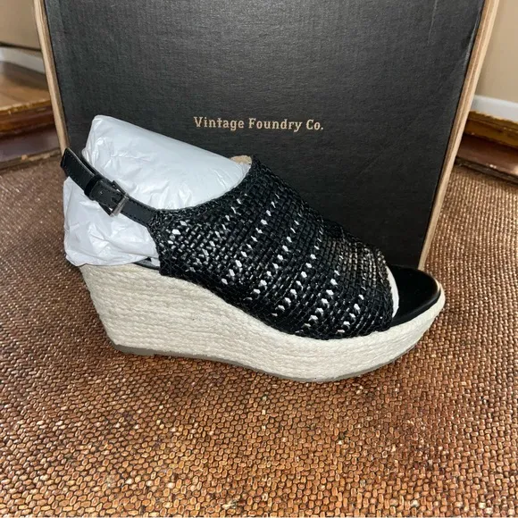 Vintage Foundry Black Leather Wedge Sling Back Sandals Women’s Size 11 NEW