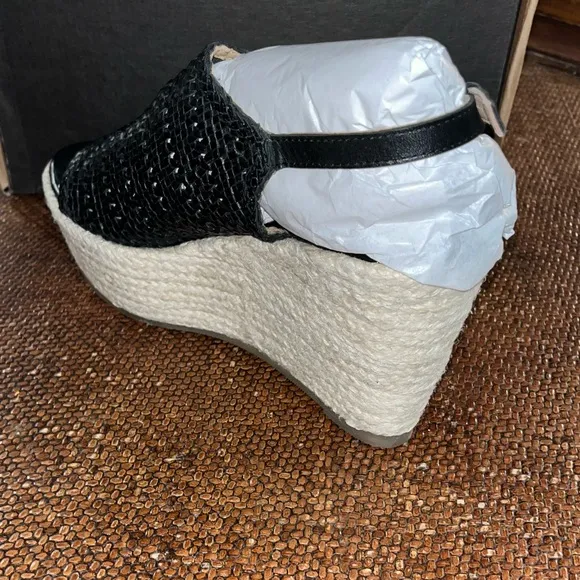Vintage Foundry Black Leather Wedge Sling Back Sandals Women’s Size 11 NEW