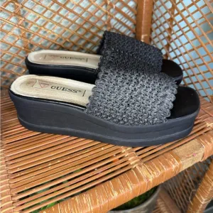 Vintage GUESS Black Chunky Platform Sandals Women’s 9
