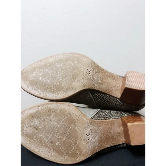 Vionic Anne Ankle Boots in Greige Suede
