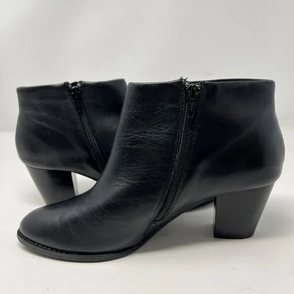 Vionic Georgia Orthotic Black Leather Ankle Boots Women's 9 Studded Classic