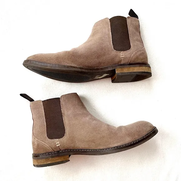 Vionic Men’s Bowery Kingsley Suede Chelsea Boots in Taupe Size 9.5
