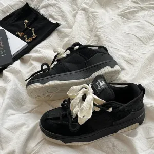 VougeVamp Retro Skateboard Sneakers – Trendy Contrasting Color Sports Shoes for Men & Women