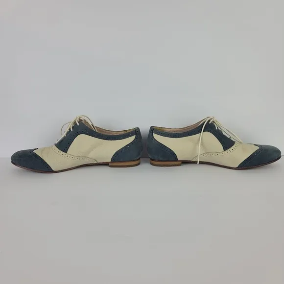 Wolverine 1000 mile Oxford sadle shoes. Blue and cream